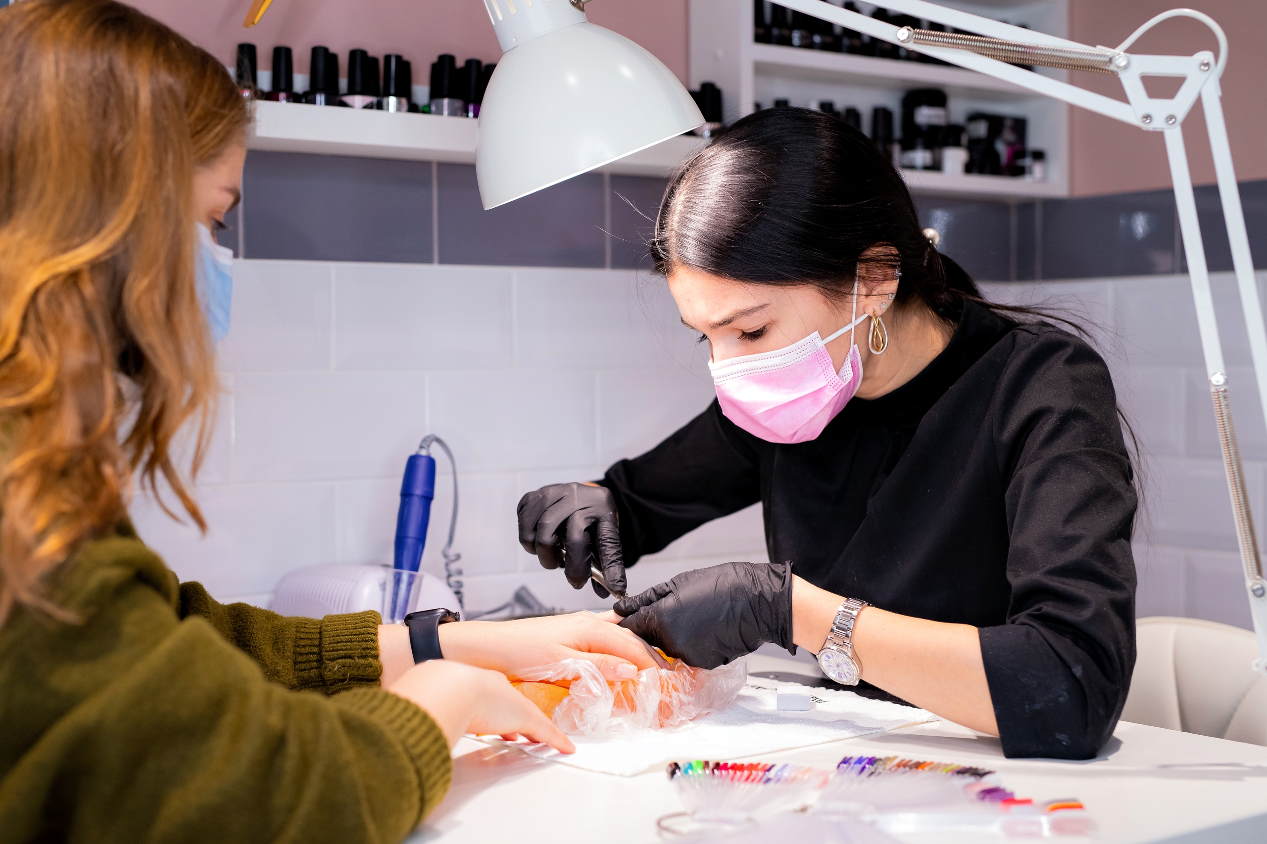 Escape the Ordinary: Nail Technician Programs for a Thrilling Career Change